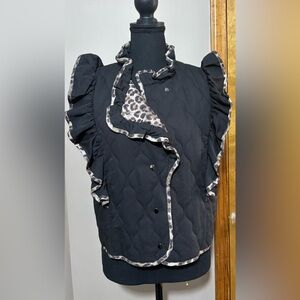 Quilted leopard print and black vest. Size S. NWT